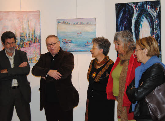 C'est en présence de Marylise Lebranchu, députée, que Jacques Brigand, maire et Roland Greuzat, adjoint à la culture, ont accueilli les artistes Armel Le Sec'h et Joanna Mackenzie Farmer.